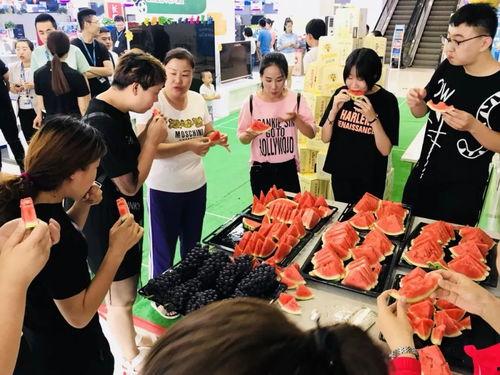 吃瓜群众队形,网络舆论场中的独特现象